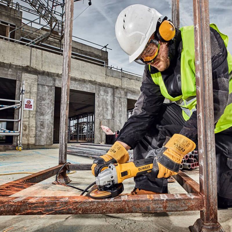 Шліфмашина кутова болгарка мережева безщіткова DeWALT DWE4357