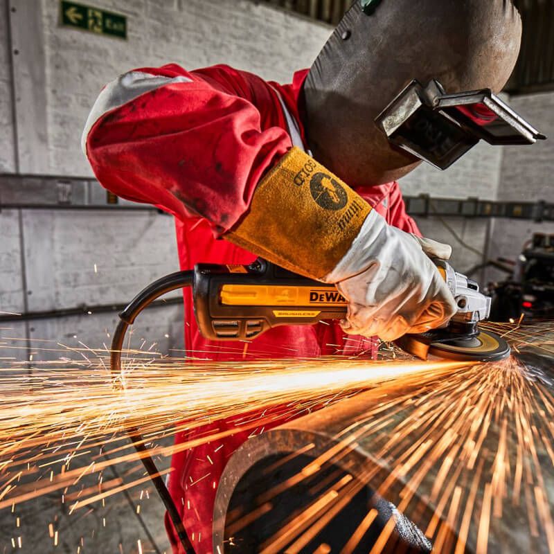 Шліфмашина кутова болгарка мережева безщіткова DeWALT DWE4357