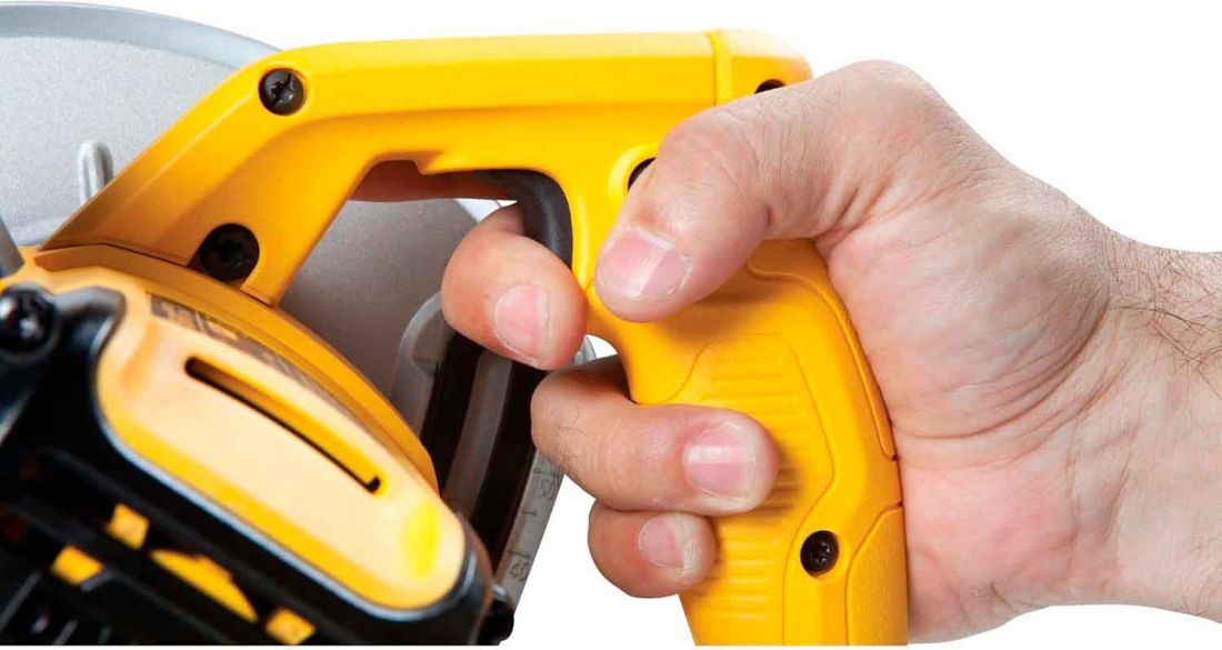 Пила дискова мережева DeWALT DWE560