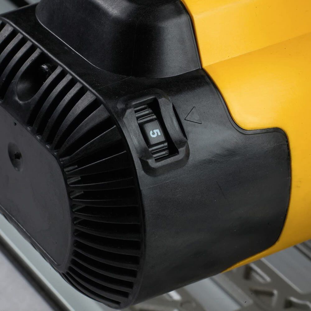 Пила дискова занурювальна мережева DeWALT DWS520KT