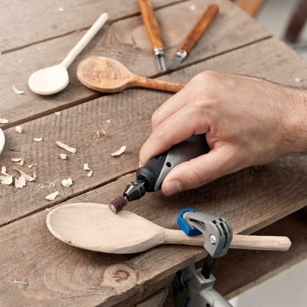 Багатофункціональний інструмент Dremel Stylo+ з 15 насадками (F0132050JM)
