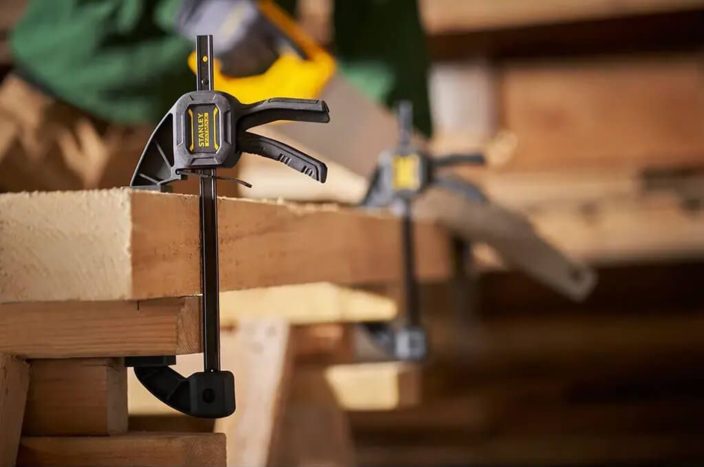 Струбцина FatMax XL триггерная з максимальним зусиллям стиснення 270 кг STANLEY FMHT0-83242