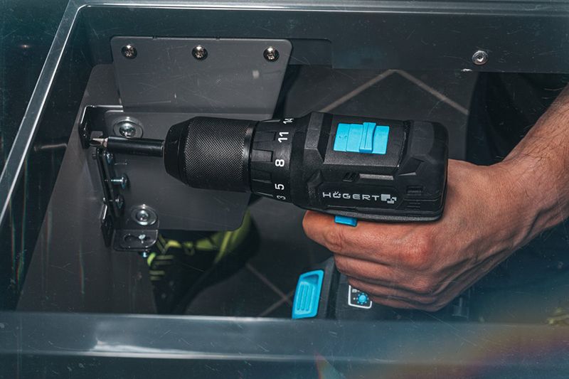 HOEGERT Безщітковий компактний дриль-шуруповерт 40 Нм 18 В (HT2E263-0DD)