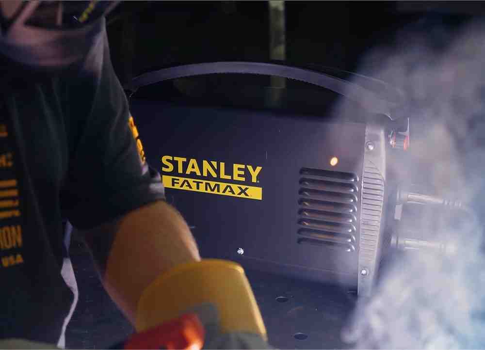 Зварювальний апарат інверторний STANLEY KING210