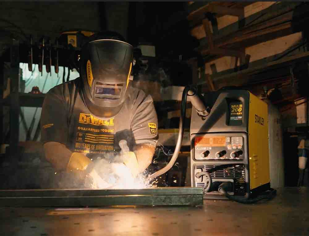 Зварювальний напівавтомат інверторний STANLEY MULTI200