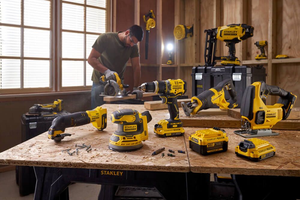 Полірувальна машина акумуляторна STANLEY FATMAX SFMCE100B