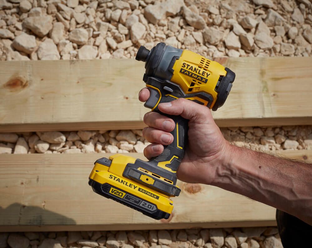 Шурупокрут ударний акумуляторний STANLEY FATMAX SFMCF820D2K