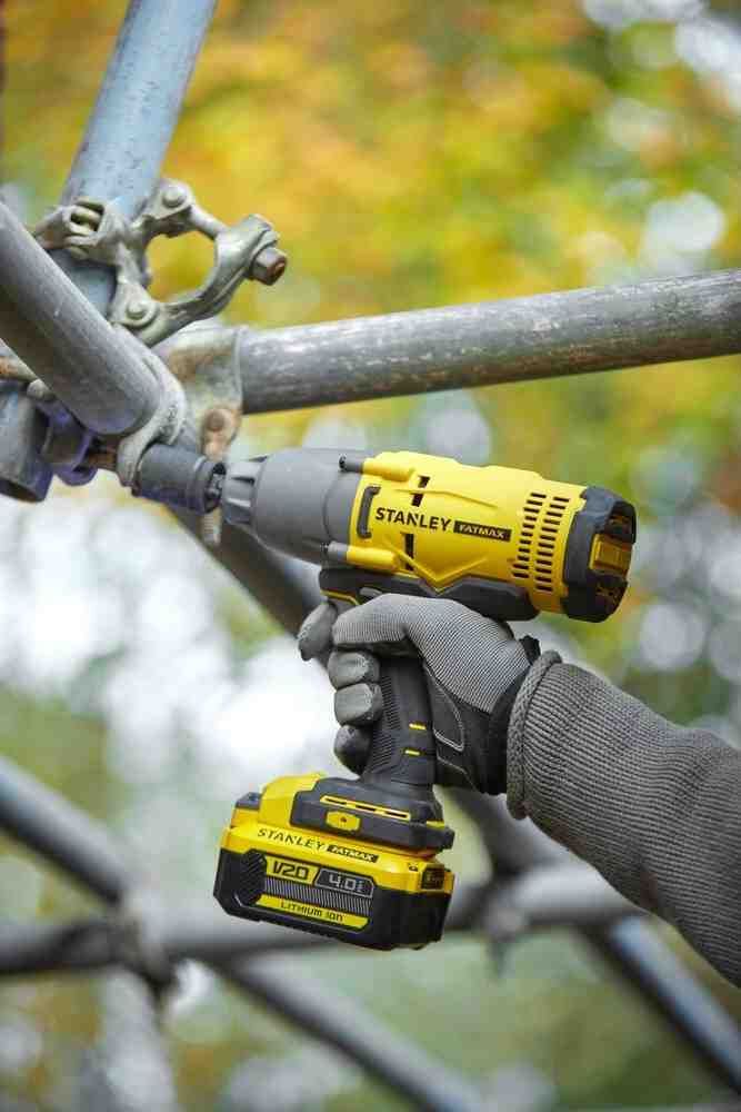 Гайковерт ударний акумуляторний STANLEY FATMAX SFMCF900B
