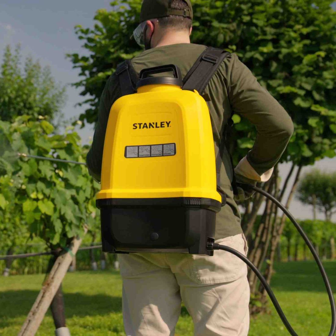 Обприскувач акумуляторний ранцевий STANLEY SXSPBS16E