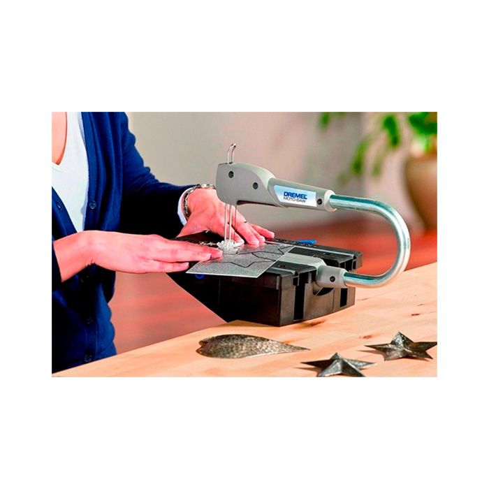Стаціонарний лобзик DREMEL Moto-Saw (MS20-1/5) в чемодані з 5 пиляльними полотами та паралельною напрямною (F013MS20JC)